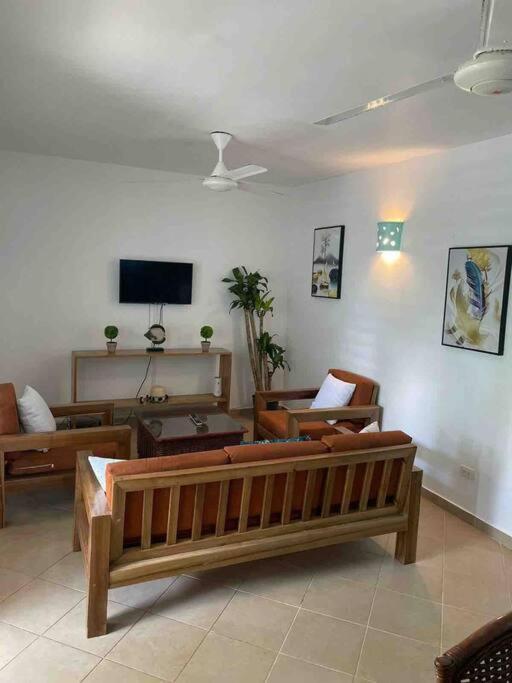 Hermoso Apartamento De 2 Habitaciones Cerca De Playa Punta Popy Лас Терренас Экстерьер фото